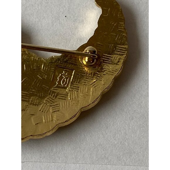 Crown Fish Cornucopia-Style Enamel Pin With Vibrant Fruit & Gold-Tone Details J0 - Picture 7 of 10